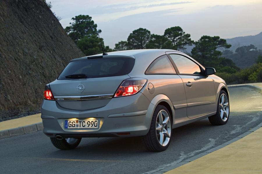  Opel Astra GTC 2005 года  (фото 115 из 212)